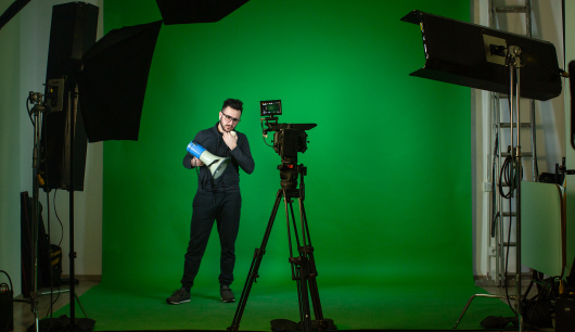 綠幕魔法:如何利用綠幕技術賦予線上教育新生命