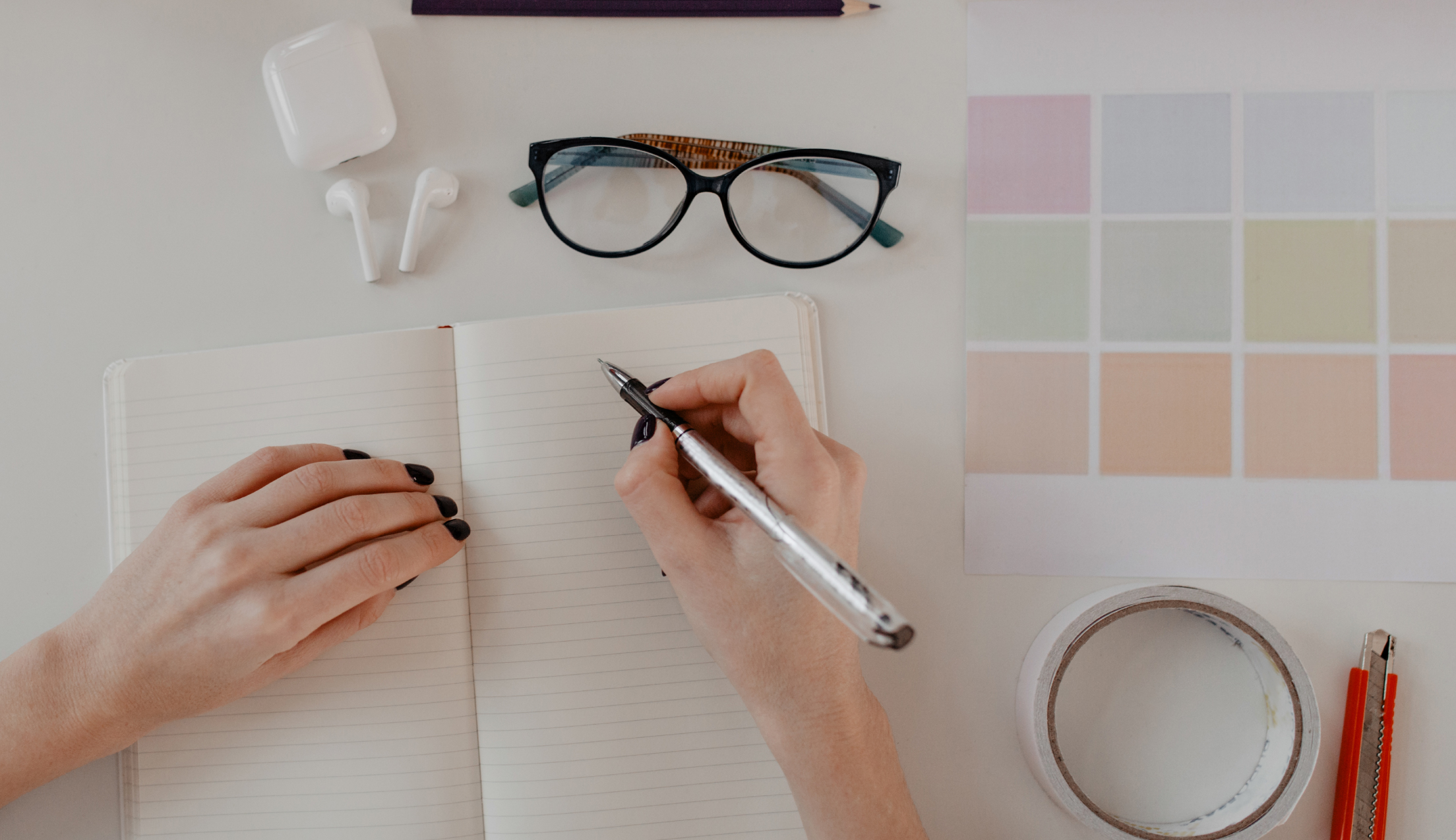 【客製禮品設計學 】設計師的實戰筆記，送貴就是有心?從「品牌拒絕」到「情感耐久性」：十大雷區 × 四大策略 × 實務表格，教你把禮物變品牌資產。